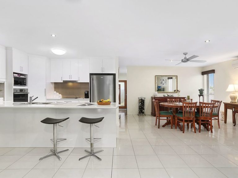 17 Riverstone Crescent, LITTLE MOUNTAIN QLD 4551 - photo 2
