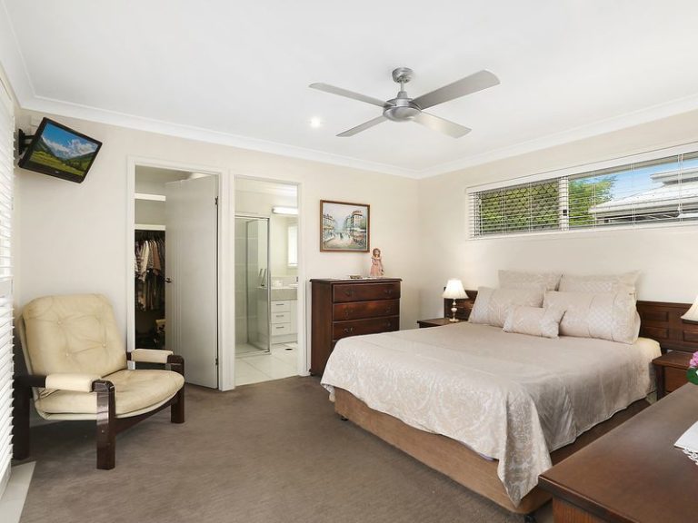 17 Riverstone Crescent, LITTLE MOUNTAIN QLD 4551 - photo 4