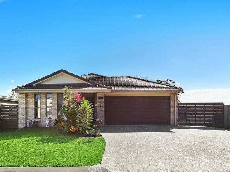 9 Leeside Street, LITTLE MOUNTAIN QLD 4551 - photo 6