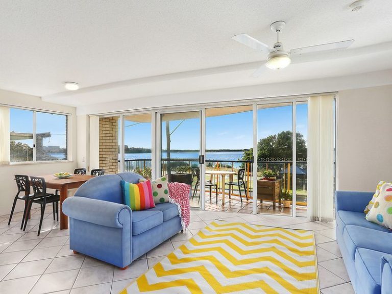 2/44 Esplanade, GOLDEN BEACH QLD 4551 - photo 2