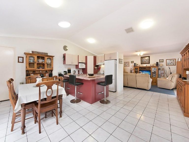 18 Liesegang Street, CURRIMUNDI QLD 4551 - photo 2
