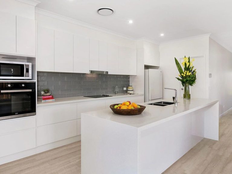 18 Mantis Crescent, CALOUNDRA WEST QLD 4551 - photo 2