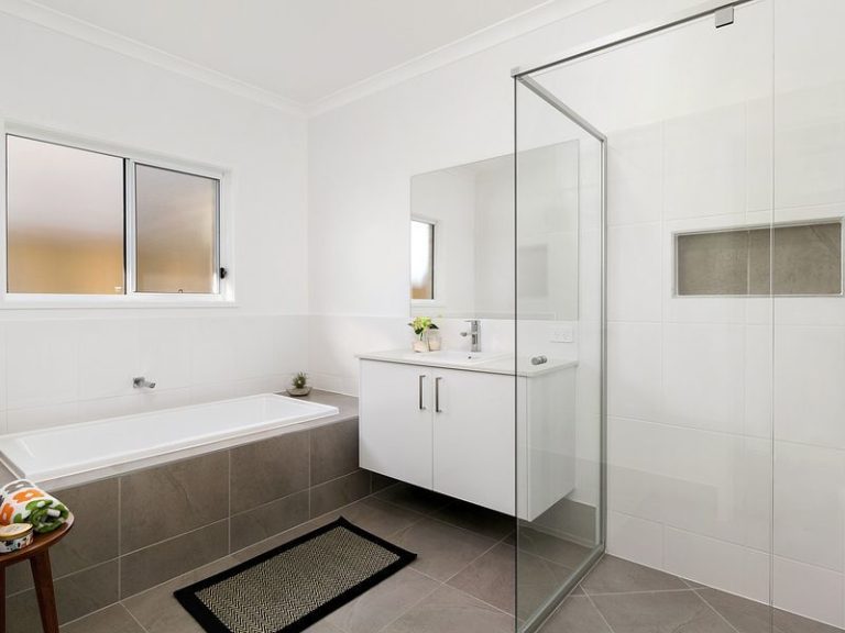 18 Mantis Crescent, CALOUNDRA WEST QLD 4551 - photo 6