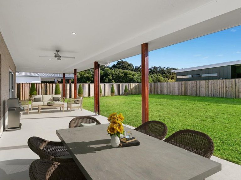 18 Mantis Crescent, CALOUNDRA WEST QLD 4551 - McGrath Coast & Hinterland