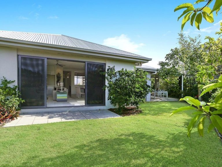 1 Bonaire Court, KAWANA ISLAND QLD 4575 - photo 3