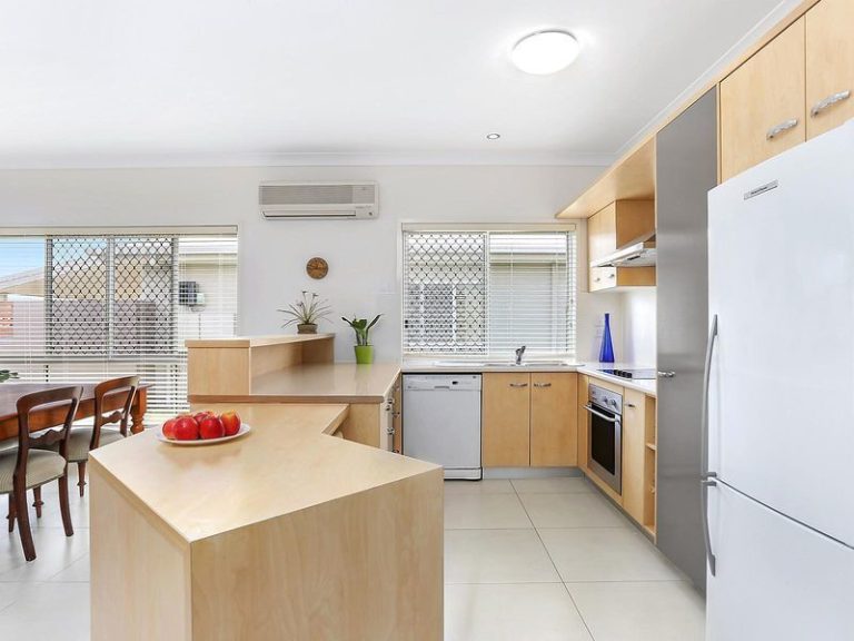 47/2 Grand Parade, KAWANA ISLAND QLD 4575 - photo 3