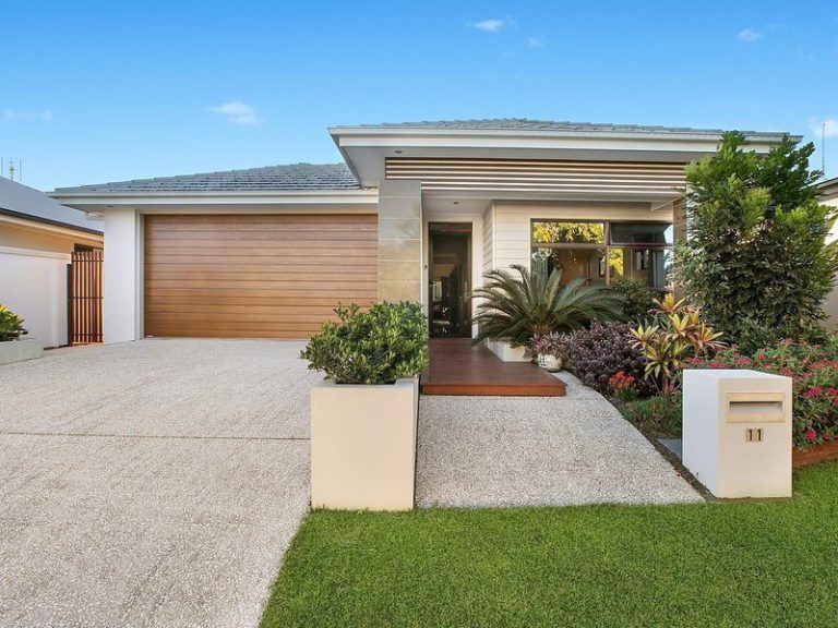 11 Azure Street, CALOUNDRA WEST QLD 4551 - photo 2
