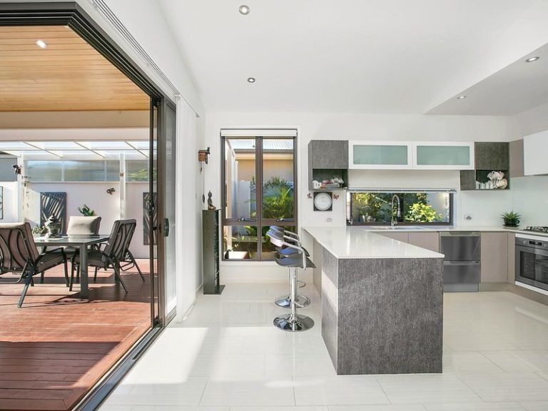 11 Azure Street, CALOUNDRA WEST QLD 4551 - photo 3