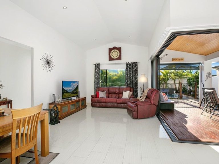 11 Azure Street, CALOUNDRA WEST QLD 4551 - photo 4