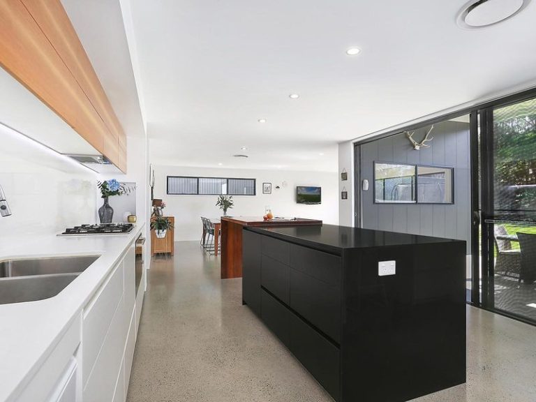 4 Vaymont Place, LITTLE MOUNTAIN QLD 4551 - photo 3