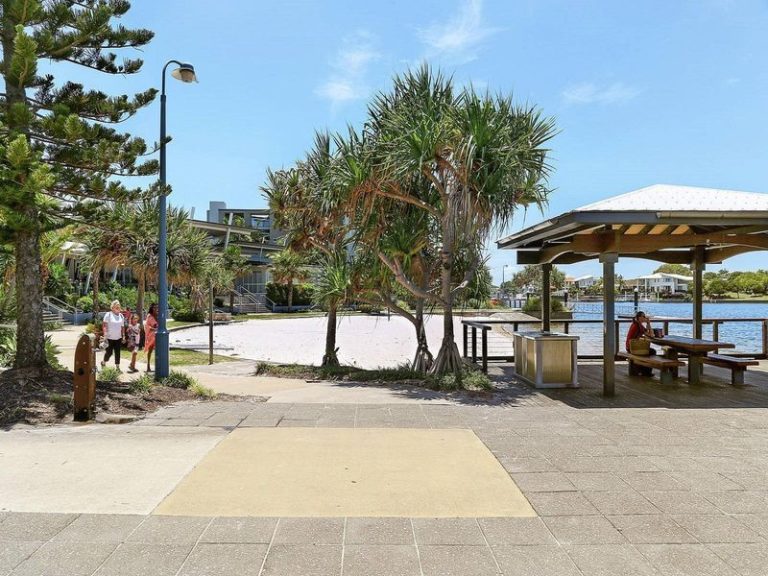 30/1 Grenada Way, KAWANA ISLAND QLD 4575 - photo 14