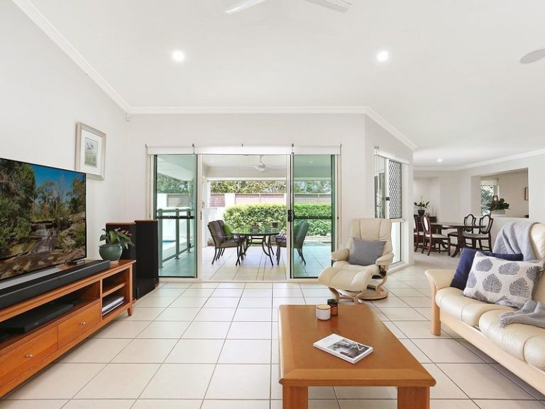 20 Cayman Place, KAWANA ISLAND QLD 4575 - photo 4