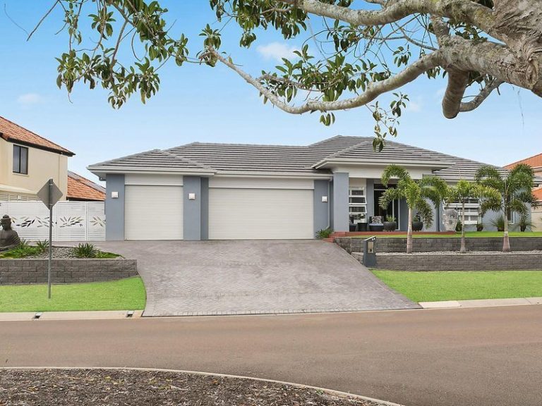 54 Kalowendha Avenue, Pelican Waters QLD 4551 - photo 10