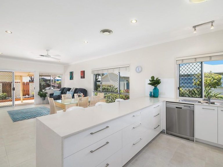 62/2 Grand Parade, KAWANA ISLAND QLD 4575 - photo 3