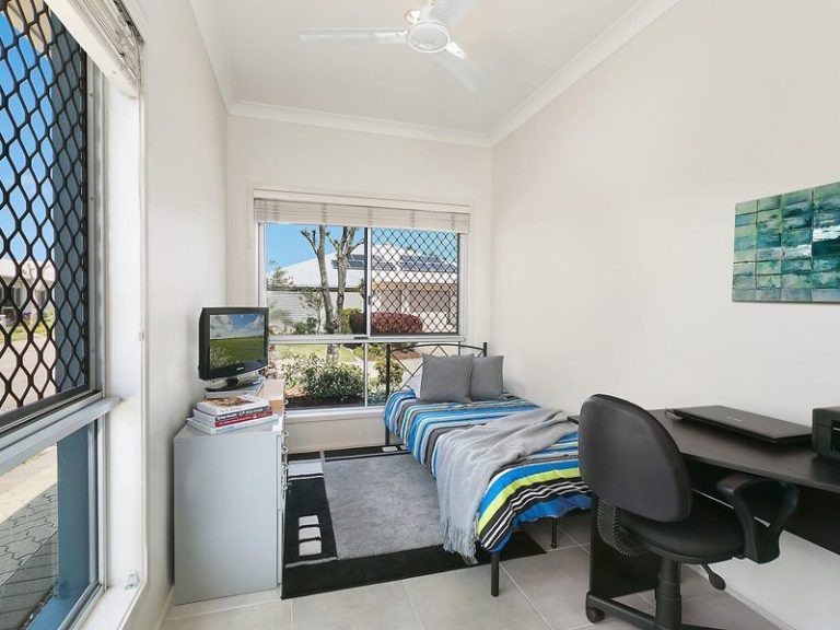 62/2 Grand Parade, KAWANA ISLAND QLD 4575 - photo 6