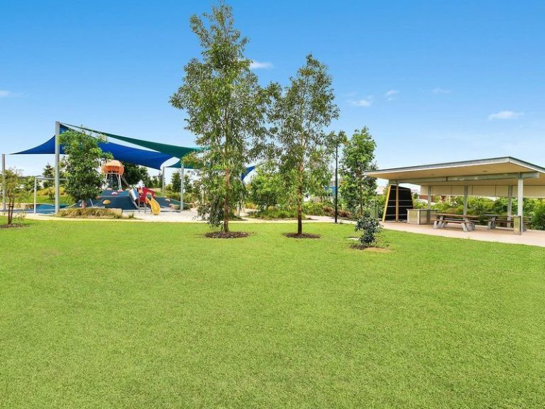18 Golden Street, CALOUNDRA WEST QLD 4551 - photo 5
