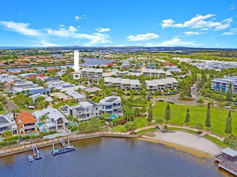 49/1 Grenada Way, KAWANA ISLAND QLD 4575 - photo 11