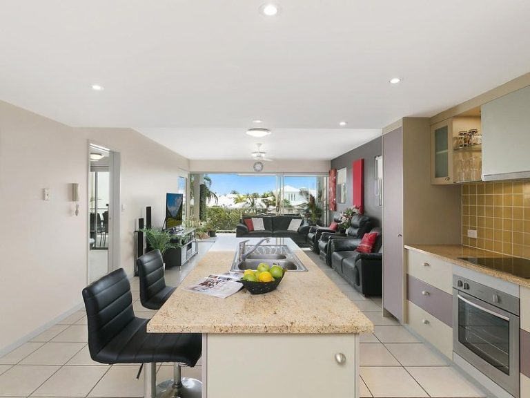 49/1 Grenada Way, KAWANA ISLAND QLD 4575 - photo 3