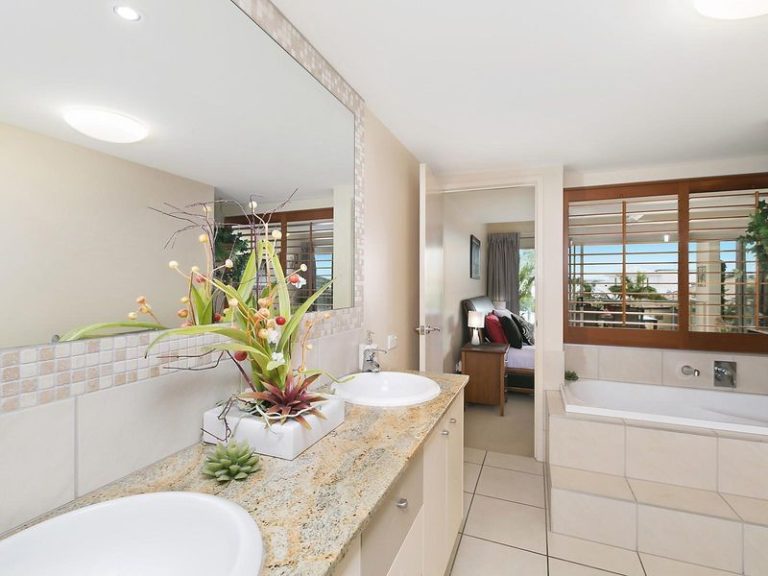 49/1 Grenada Way, KAWANA ISLAND QLD 4575 - photo 8