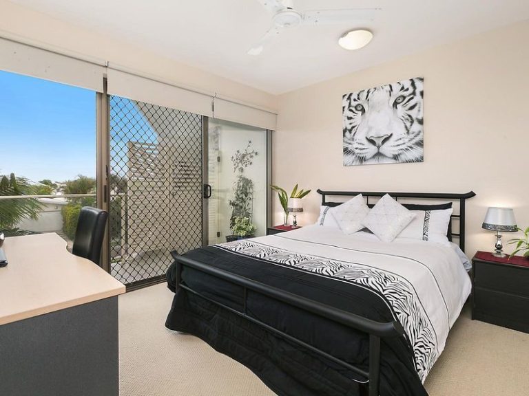 49/1 Grenada Way, KAWANA ISLAND QLD 4575 - photo 9