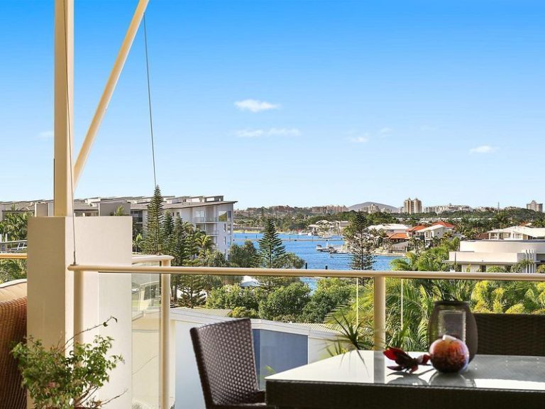 54/1 Grenada Way, KAWANA ISLAND QLD 4575 - photo 2