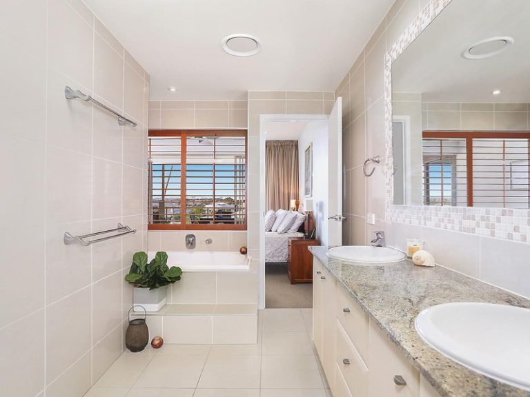 54/1 Grenada Way, KAWANA ISLAND QLD 4575 - photo 8