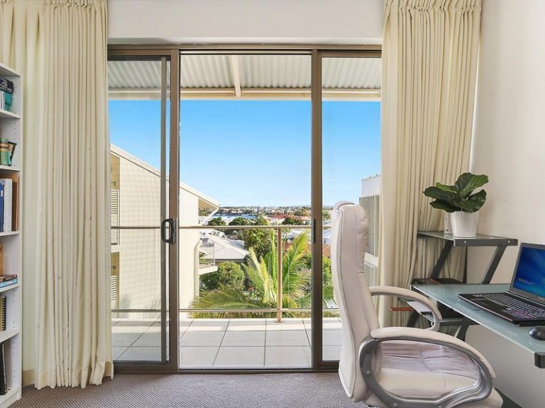 54/1 Grenada Way, KAWANA ISLAND QLD 4575 - photo 9