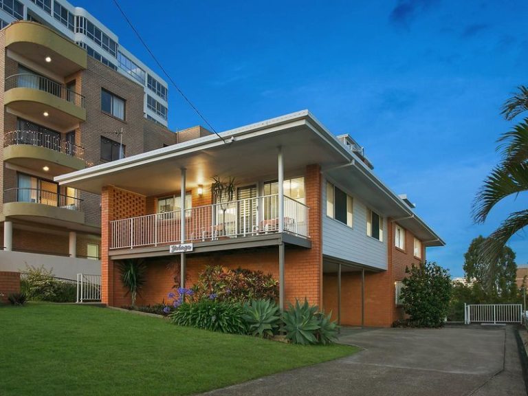 15 Dingle Avenue, KINGS BEACH QLD 4551 - photo 2