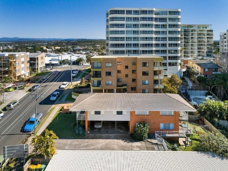 15 Dingle Avenue, KINGS BEACH QLD 4551 - photo 5