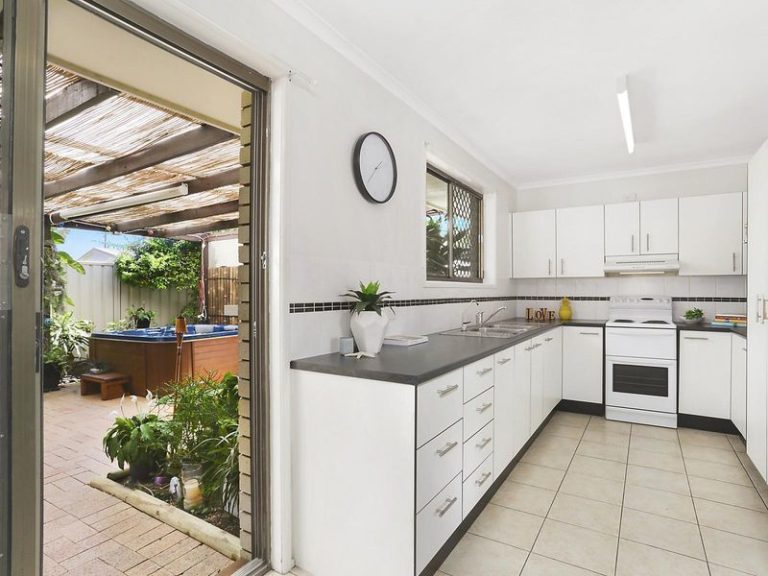 2/4 Farlow Street, CURRIMUNDI QLD 4551 - photo 2