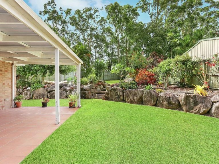 2 Heathglen Court, LITTLE MOUNTAIN QLD 4551 - photo 4