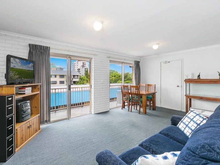 10/37 Burgess Street, KINGS BEACH QLD 4551 - photo 2
