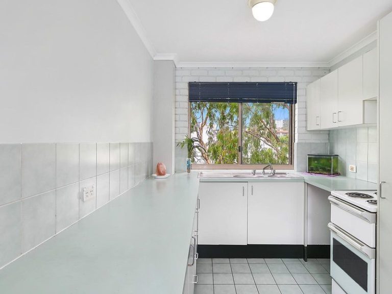10/37 Burgess Street, KINGS BEACH QLD 4551 - photo 3
