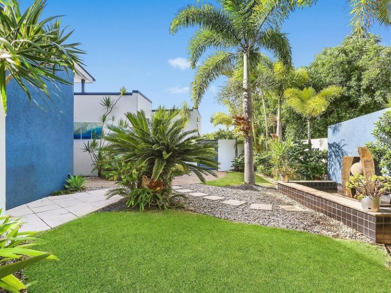 7 Sardinia Place, KAWANA ISLAND QLD 4575 - photo 3
