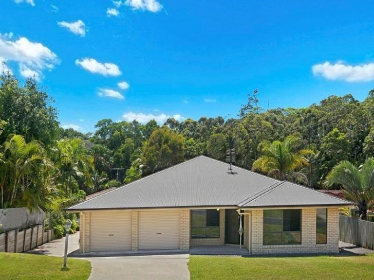 8 Allamanda Avenue, LITTLE MOUNTAIN QLD 4551 - photo 2