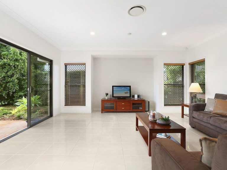 21 Madagascar Court, KAWANA ISLAND QLD 4575 - photo 3