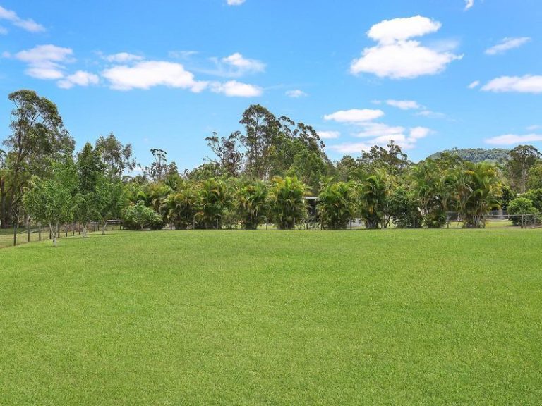 12 Bowerbird Place, LANDSBOROUGH QLD 4550 - photo 12