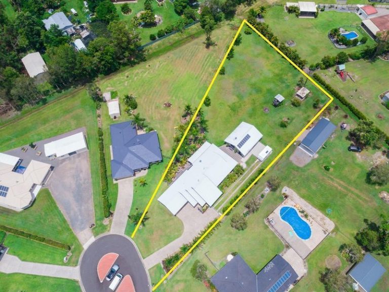 12 Bowerbird Place, LANDSBOROUGH QLD 4550 - photo 14
