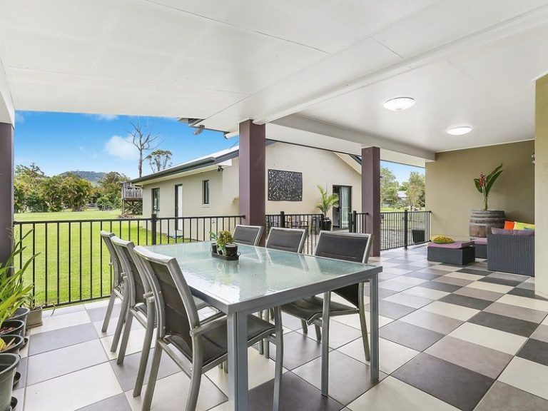 12 Bowerbird Place, LANDSBOROUGH QLD 4550 - photo 4