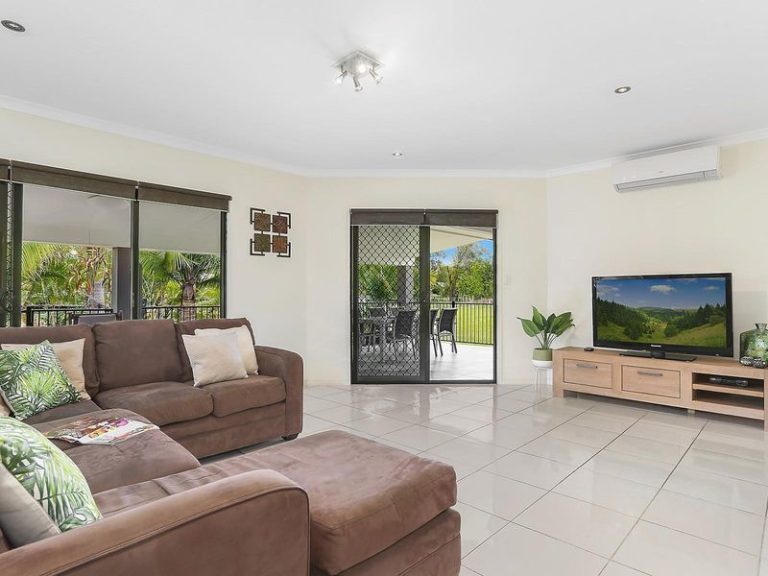 12 Bowerbird Place, LANDSBOROUGH QLD 4550 - photo 6