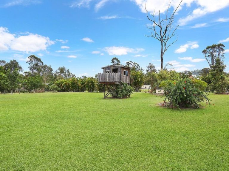 12 Bowerbird Place, LANDSBOROUGH QLD 4550 - photo 10