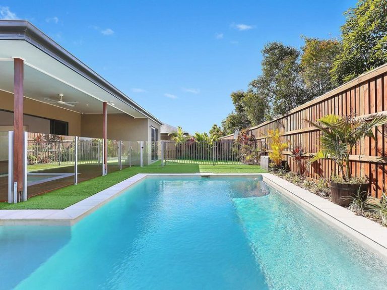 4 Coonowrin Crescent, MOUNTAIN CREEK
