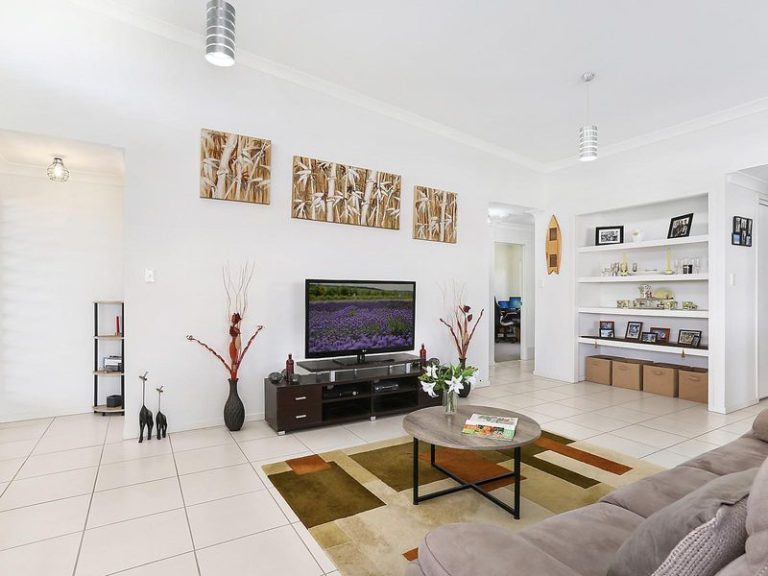 17 Hinterland Drive, LITTLE MOUNTAIN QLD 4551 - photo 5