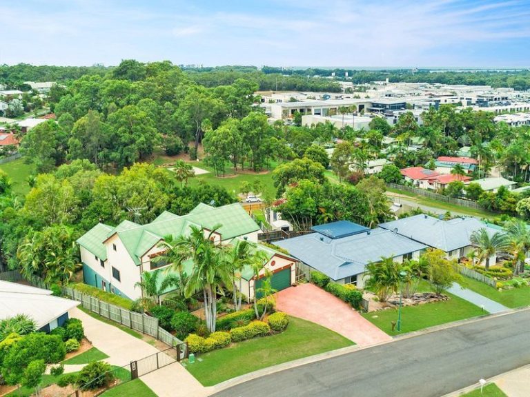 15 Boonabah Place, LITTLE MOUNTAIN QLD 4551 - photo 11