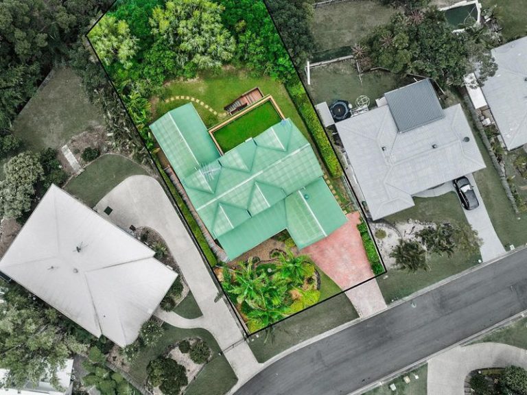 15 Boonabah Place, LITTLE MOUNTAIN QLD 4551 - photo 4