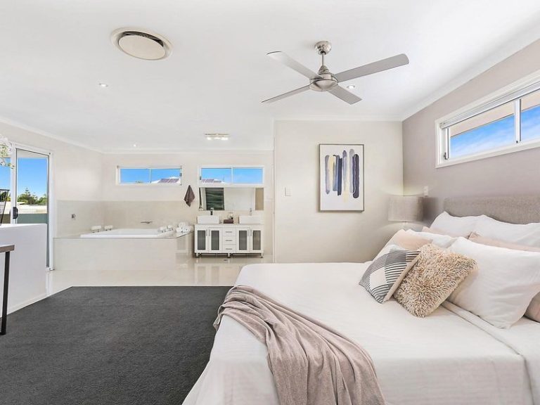 1 Nevis Court, KAWANA ISLAND QLD 4575 - photo 8
