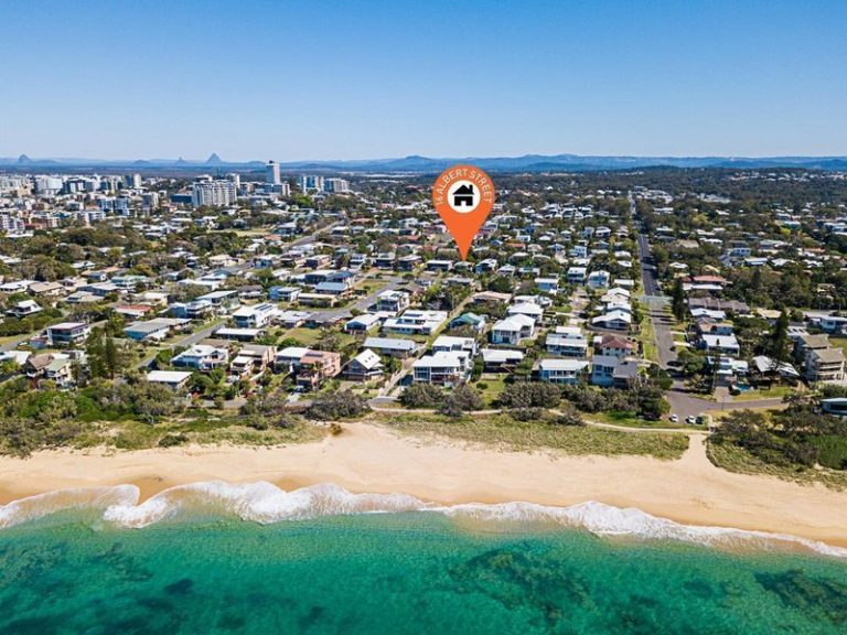 16 Albert Street, SHELLY BEACH QLD 4810 - photo 2
