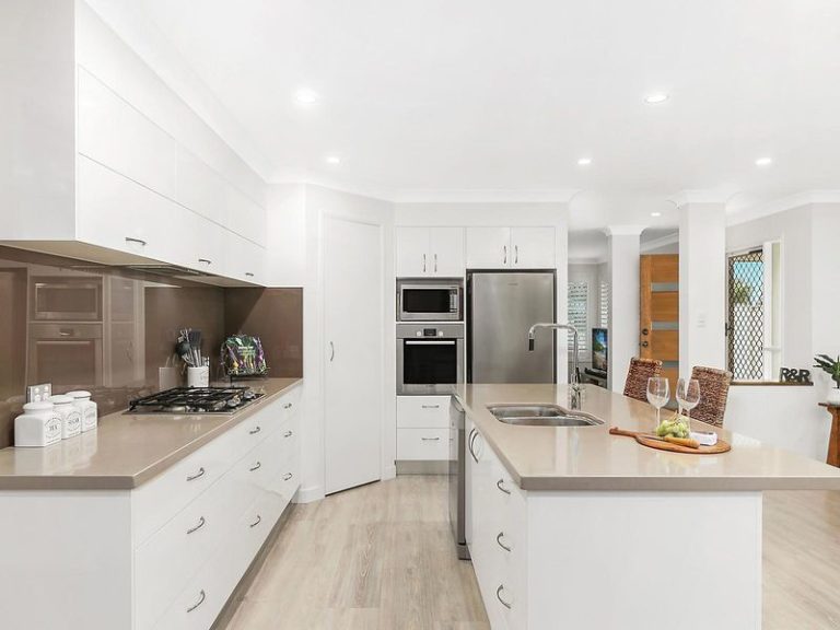 93 Coronation Avenue, GOLDEN BEACH QLD 4551 - photo 2