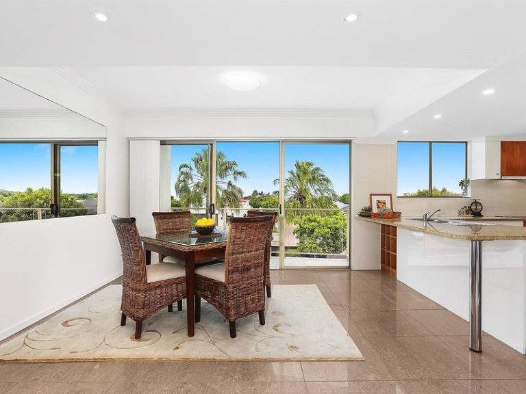 29/1 Grenada Way, KAWANA ISLAND QLD 4575 - photo 2