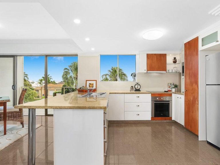 29/1 Grenada Way, KAWANA ISLAND QLD 4575 - photo 3